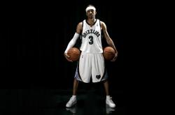 AYX体育赛事-红色风暴席卷马德里，法拉利以0.3秒之微刺穿迈凯伦铜墙铁壁，F1总冠军悬念迎来最残酷分水岭
