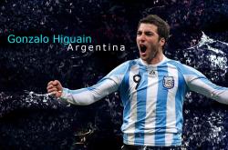 爱游戏体育官网-铁血防线定乾坤，德里赫特教科书级表现，助马赛连续得分压制里昂