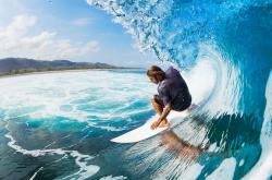 AYXapp下载-从赛道到球场，唯一性叙事下的F1争冠焦点与德国篮球横扫安哥拉