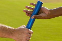 爱游戏体育-从墨尔本到马德里，兹维列夫的澳网绝杀如何点燃戴维斯杯赛场