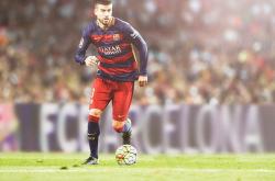 爱游戏官网-深圳队碾压山西队，布克高光表现引爆全场