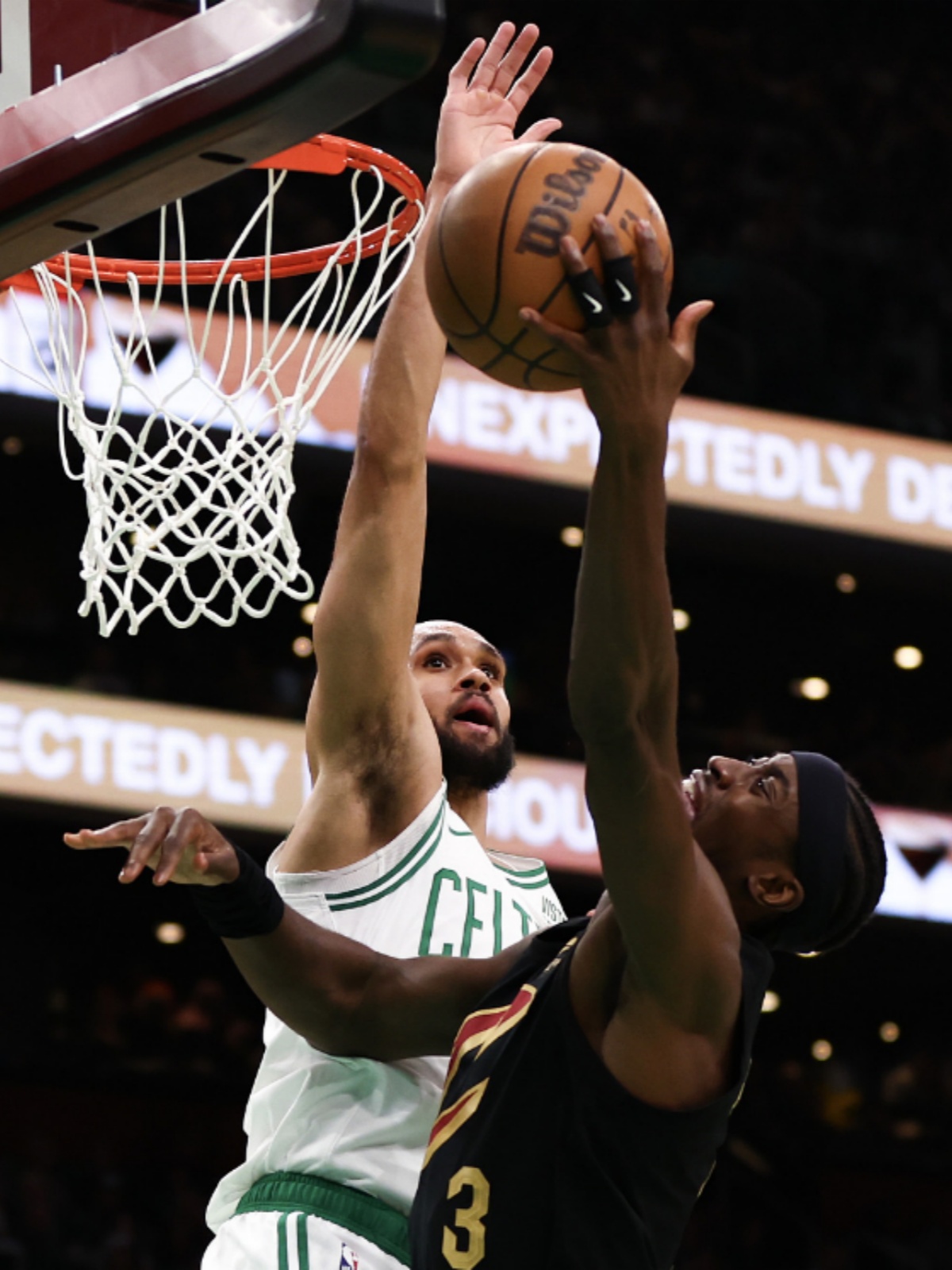 包含塔图姆遇害至死，美国男篮连胜晋级决赛的词条