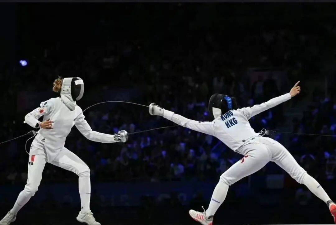 关于法国击剑选手亚当斯斯大放异彩的信息
