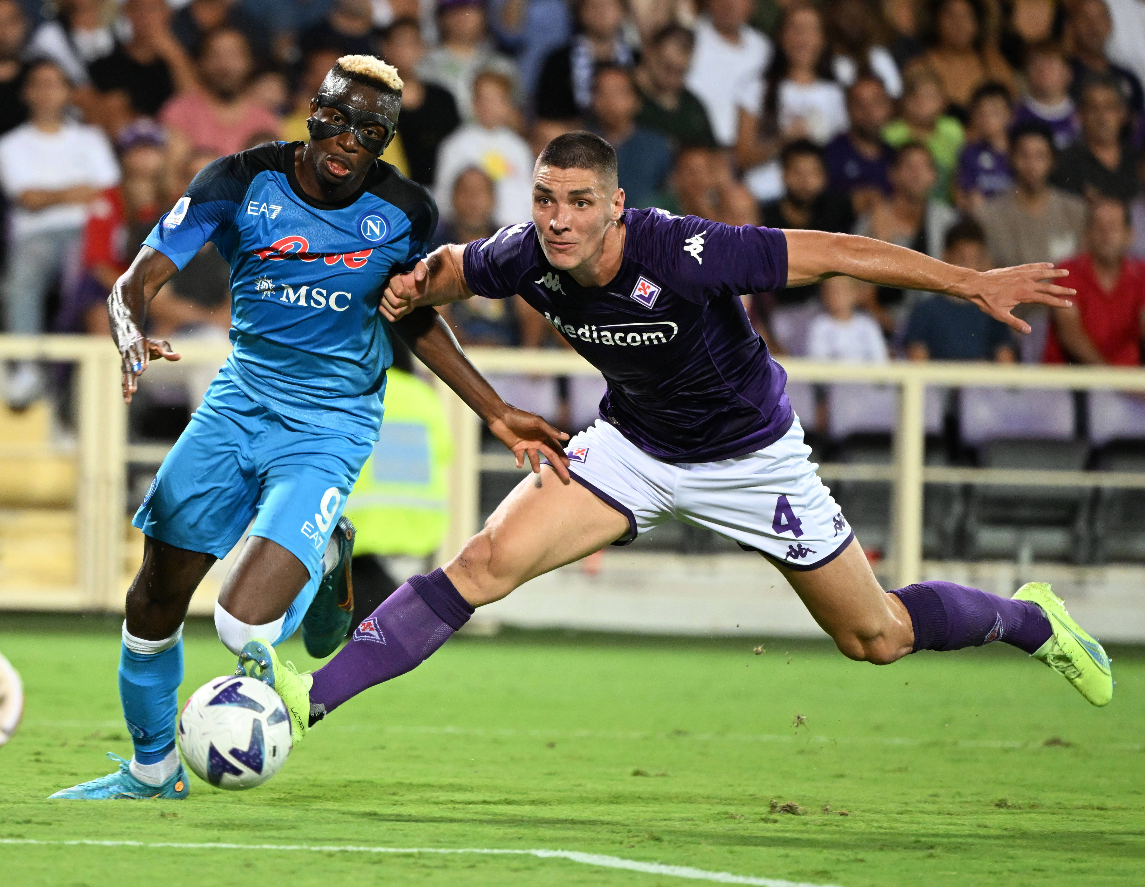 意甲联赛精彩纷呈，球场风云再掀高潮