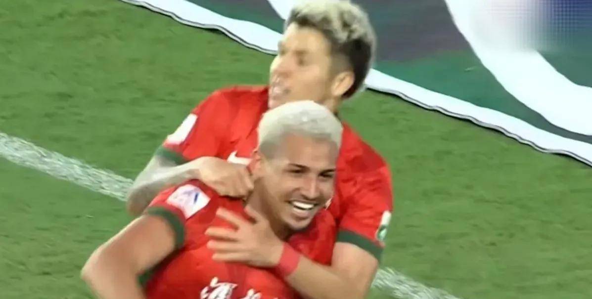 快速进攻打破僵局,助球队晋级 快速进攻打破僵局,助球队晋级