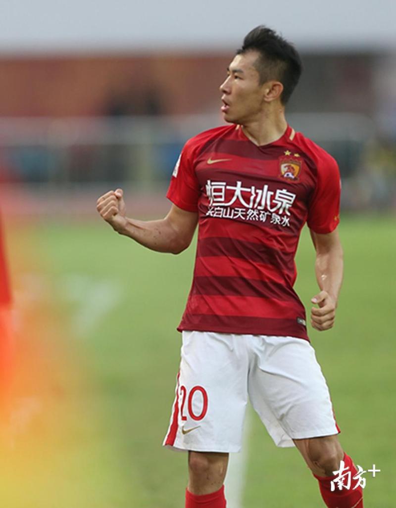 关于广州恒大轻取河南建业，保持不败纪录继续领跑的信息