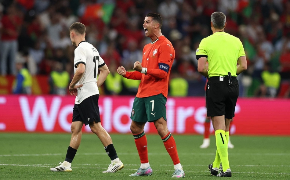 葡萄牙横扫切尔西，C罗惊艳世界