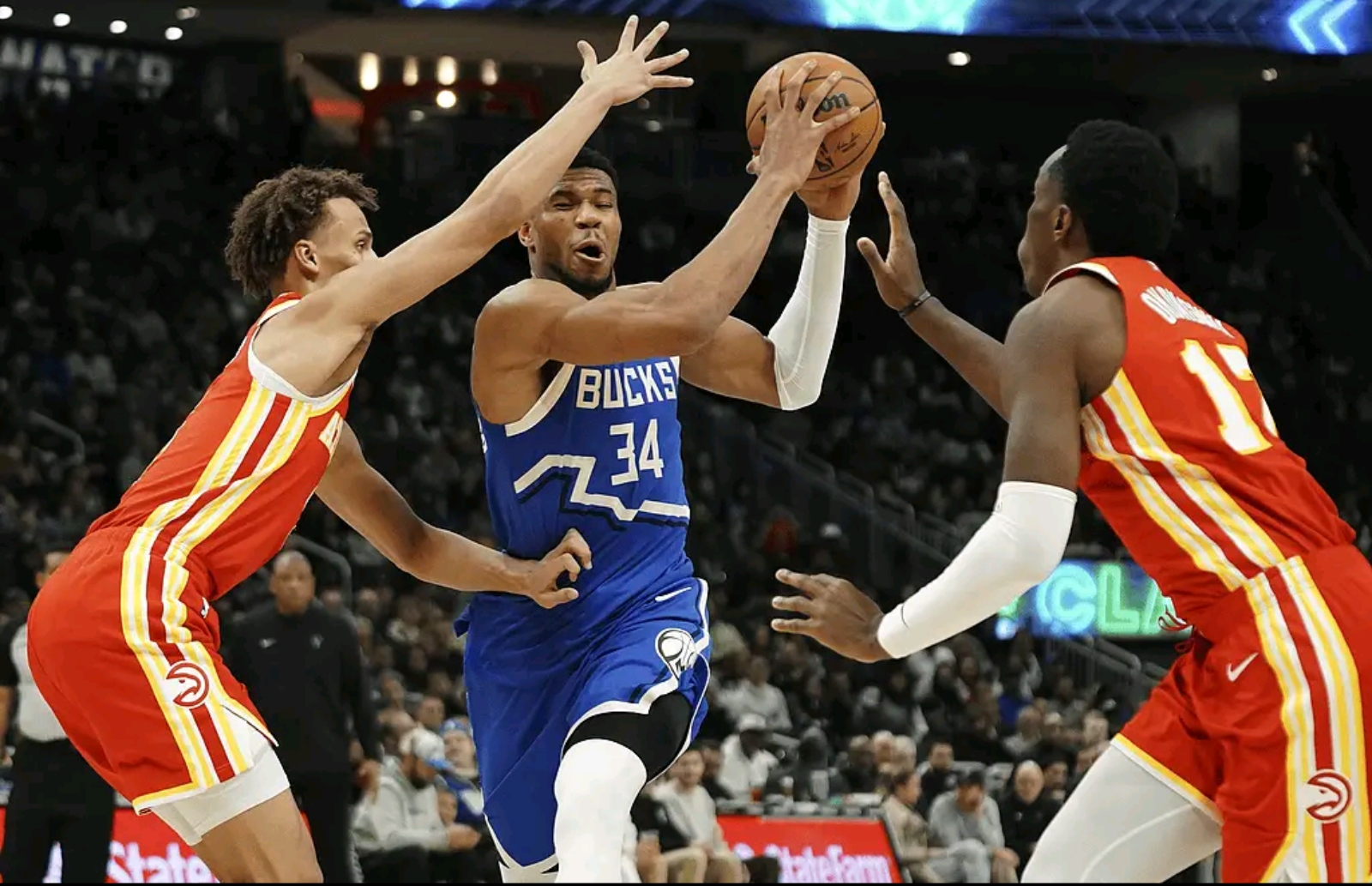 骑士鏖战灰熊，布伦森带队取胜