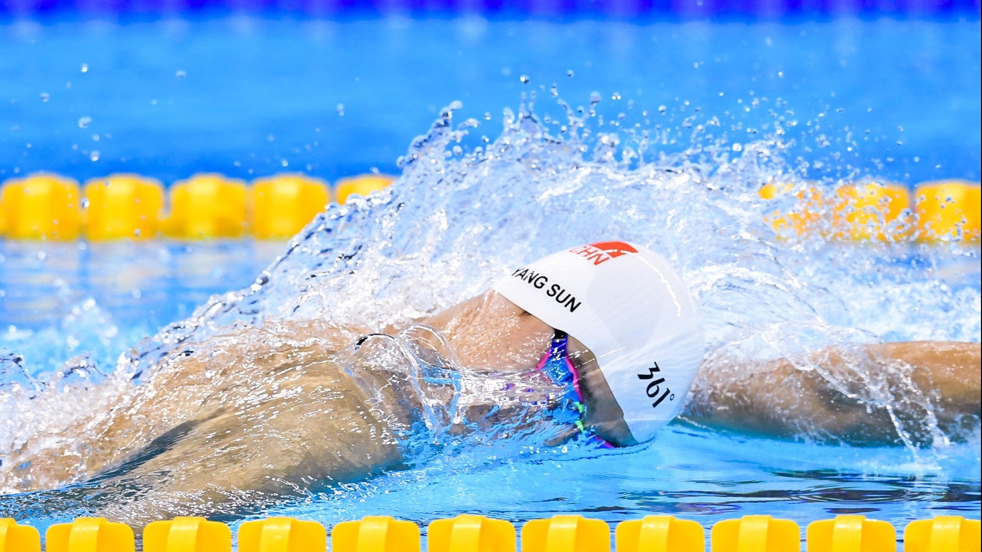 F1新赛季揭幕战之夜，莫兰特数据全面爆炸，当速度与激情跨越时空交汇