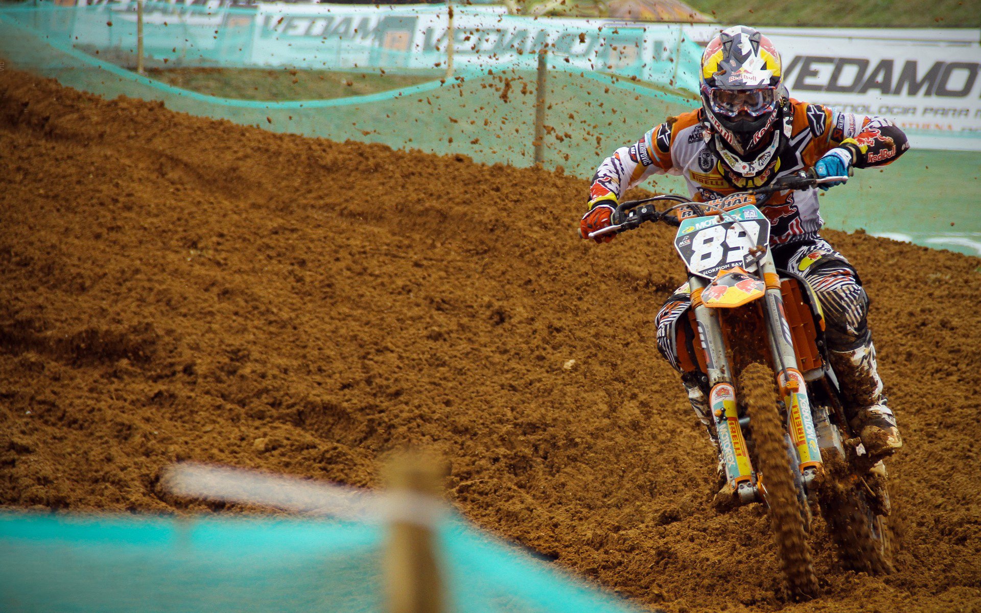 门迪赛道血拼登顶，沙特与阿尔及利亚的F1新季暗战