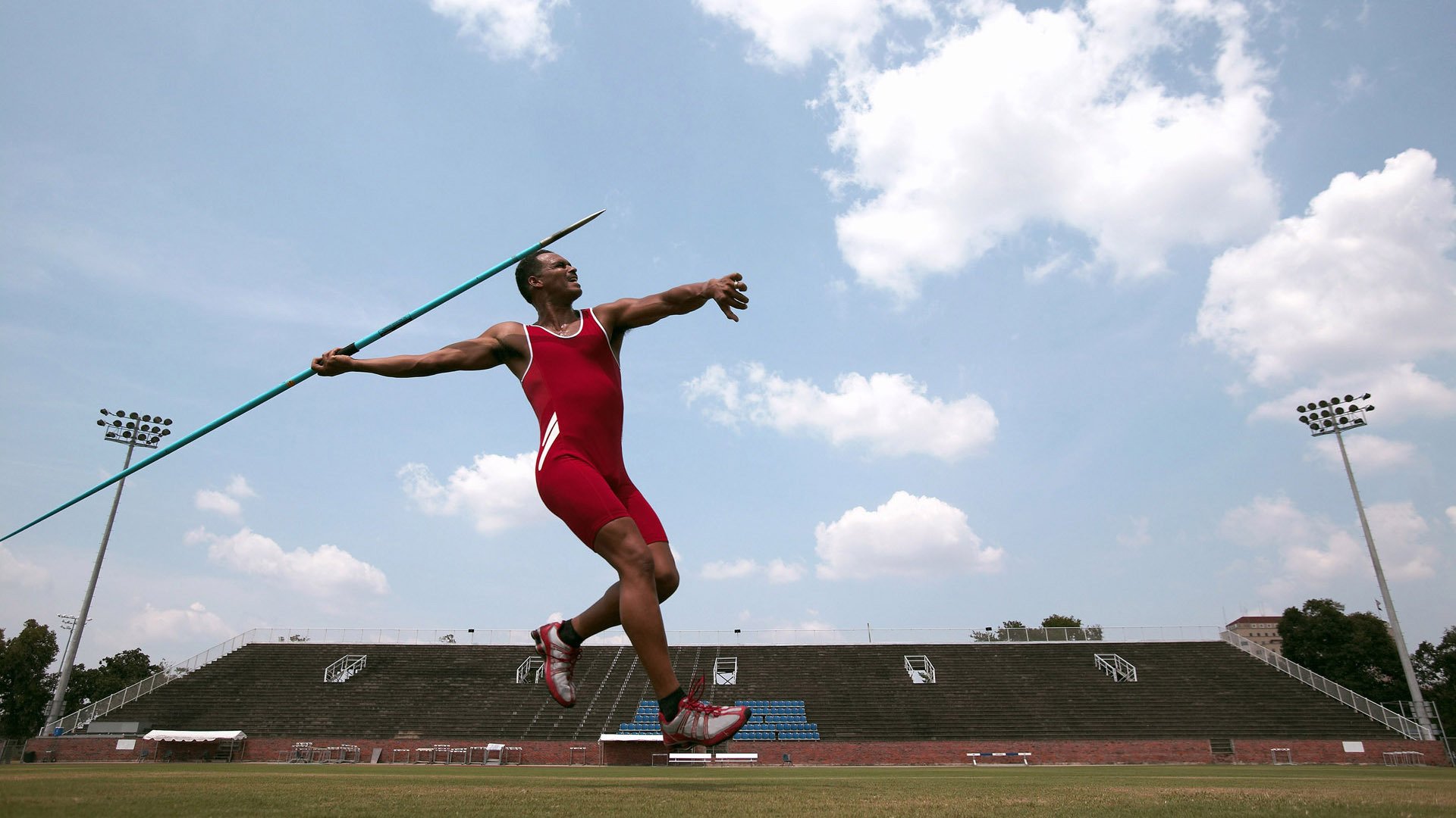 皮克攻防两端统治全场，喀麦隆强压莱比锡红牛