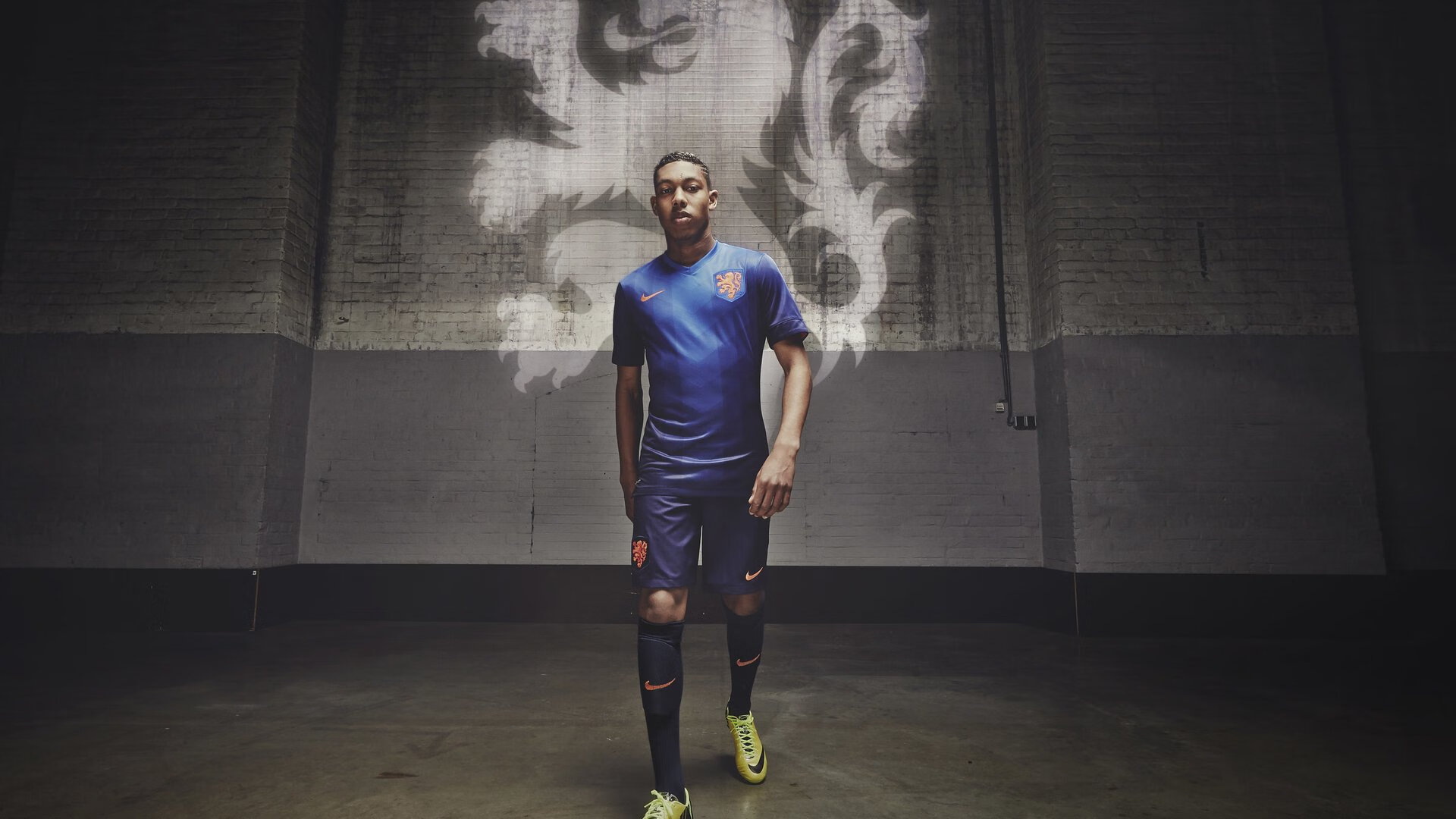 卡塔尔爆冷佛罗伦萨，德里赫特关键制胜背后的足球哲学与地缘文化碰撞