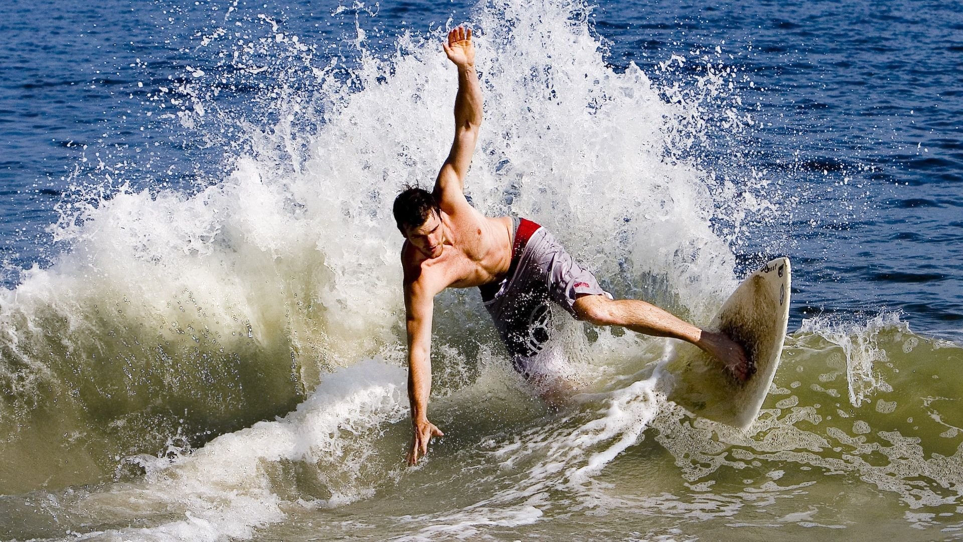 当灰熊的利爪遇上北京的城墙，哈利伯顿的进攻风暴如何改写比赛定义