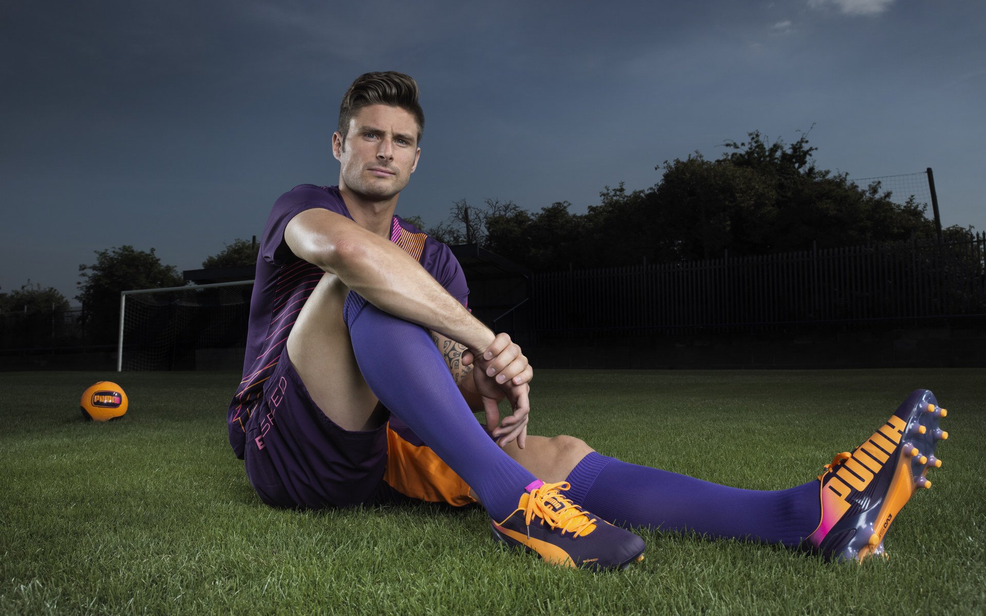 逆袭与突破，从波兰足球的坚韧到张本智和的纪录之夜